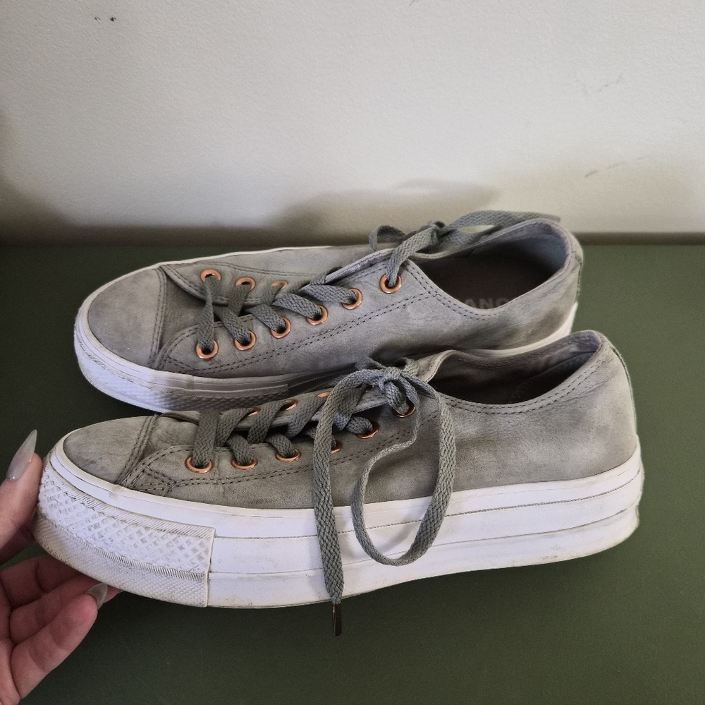 Suede Leather Green Platform Converse size 8.5